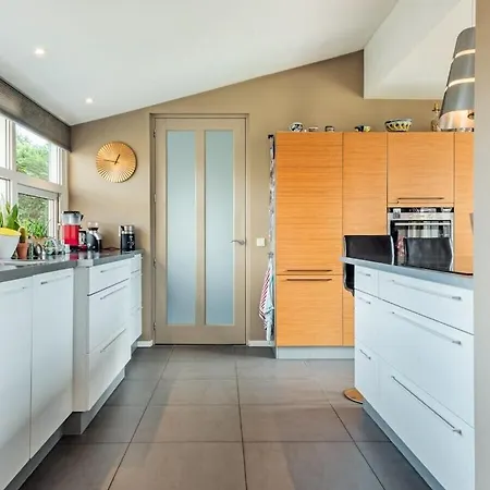 With 2 Bedrooms *