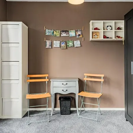 With 2 Bedrooms Prázdninový dům *